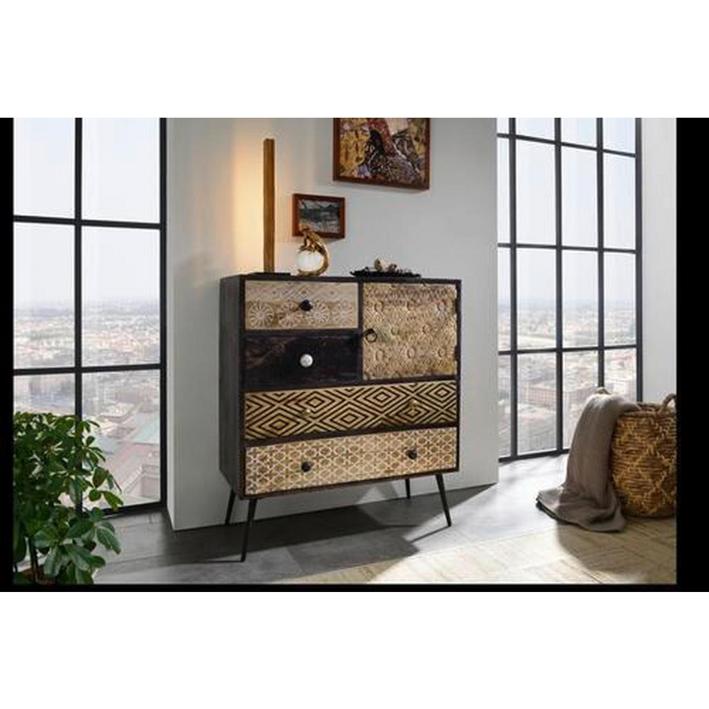 Alternative view of KOMODA, večbarvno