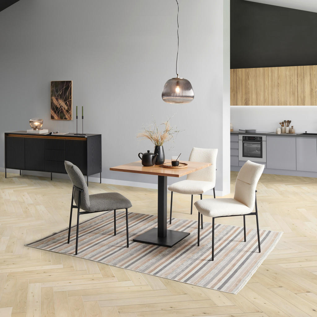 Alternative view of BISTRO MIZA, v celoti masivno akacija